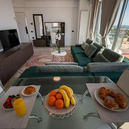 Nextgen In Odyssey Indoor Pool & アパート *